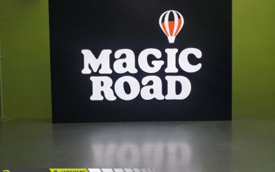 kaseton z dibondu magic road podswietlany led